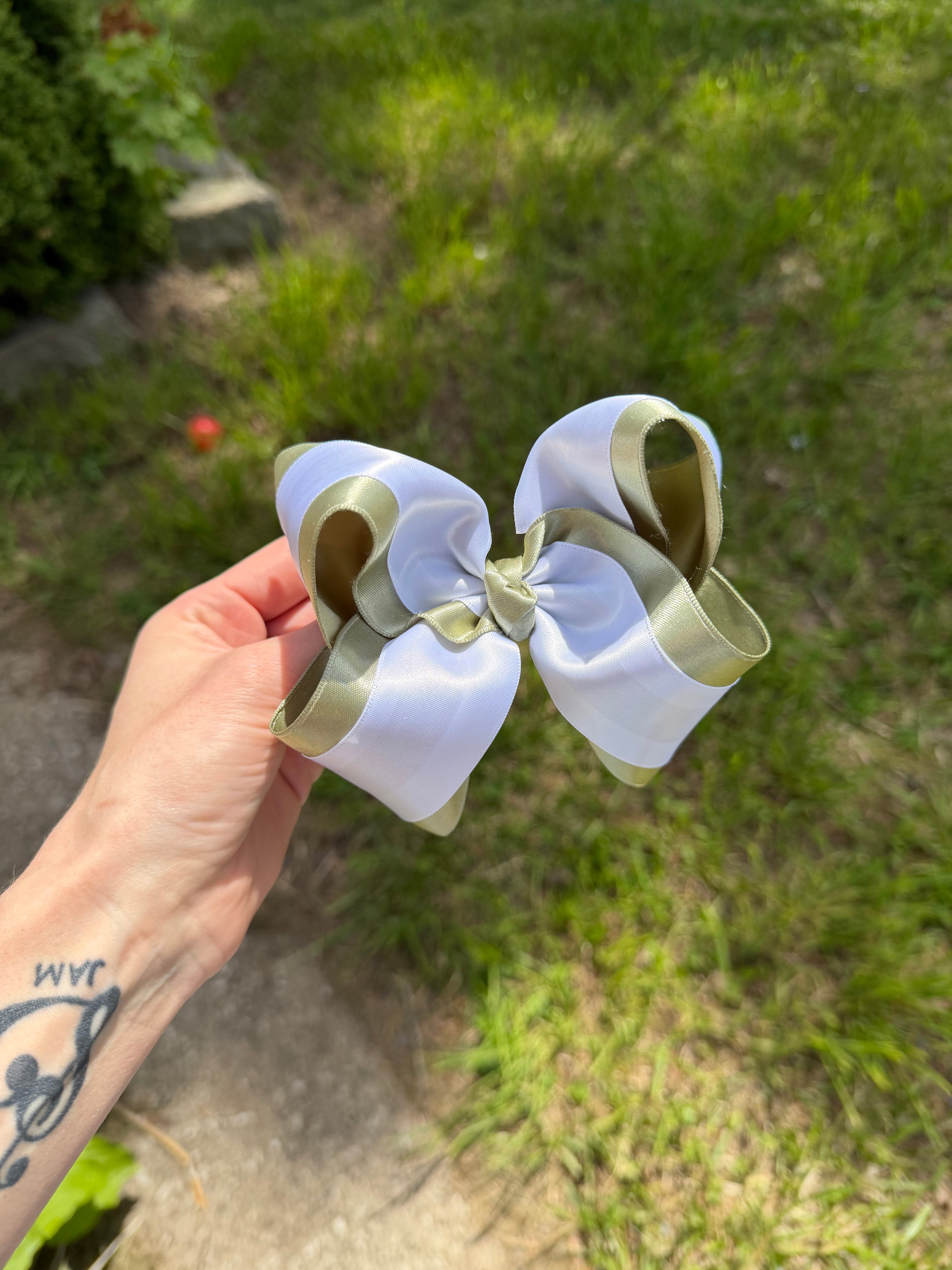 Willow Sage Classic Bow 🎀